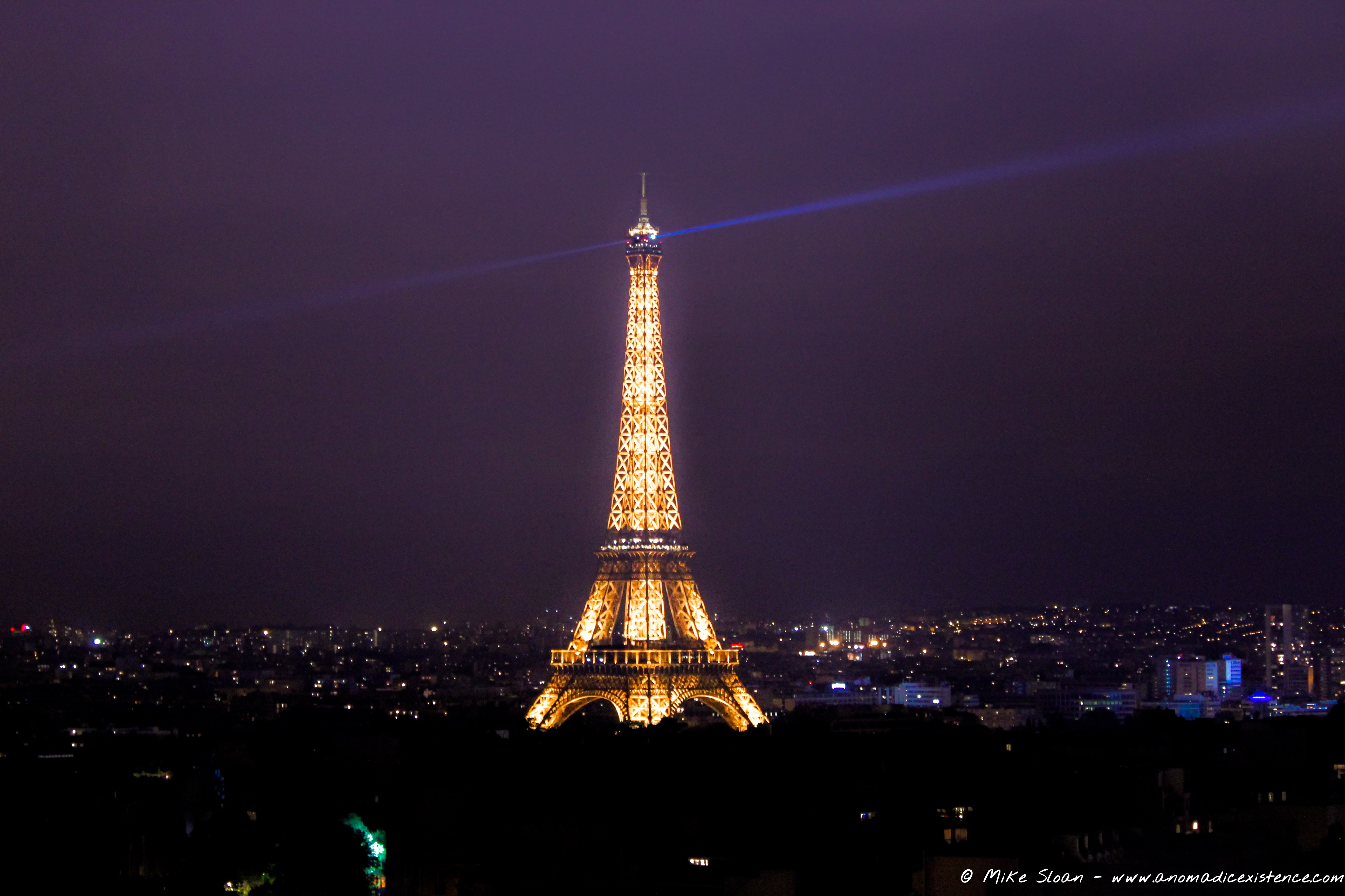 Высота башни париж. Эйфель башня Tour Eiffel. Высота эльфовой башни. Эйфелева башня в Париже высота. Эйфелева башня и Останкинская башня.